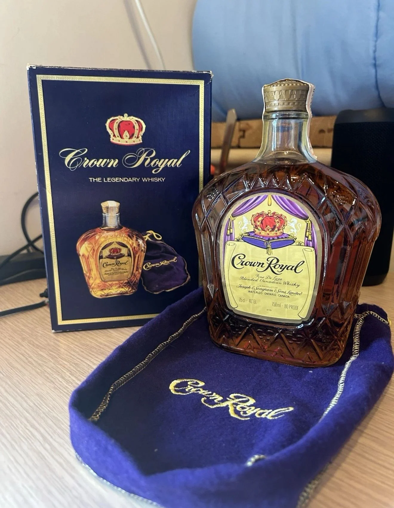 Licor canadiense mezclado Crown Royal 1976