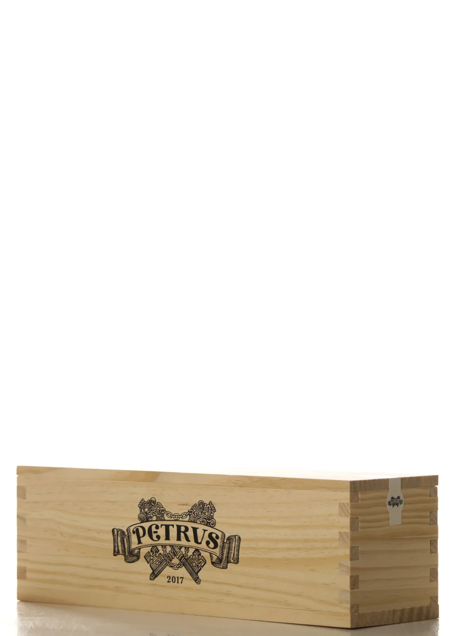 Petrus 2017 Case of 1 btl. - Vineut